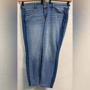 Torrid Super Soft Jeggings 26R | Plus Size Two-Tone Medium Blue Denim